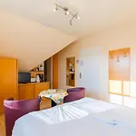 Der Suedschwede ... Dein Gaestehaus Mitten In Und Nah Zum Apartamento Zingst