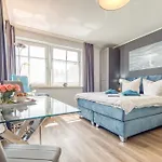 Apartamento Der Suedschwede ... Dein Gaestehaus Mitten In Und Nah Zum Zingst