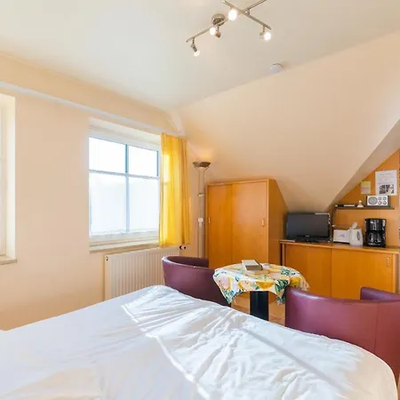 Der Südschwede ... Dein Mitten In Und Nah Zum *