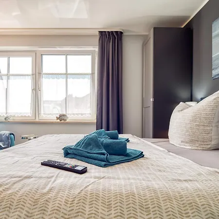 Apartamento Der Suedschwede ... Dein Gaestehaus Mitten In Und Nah Zum Zingst
