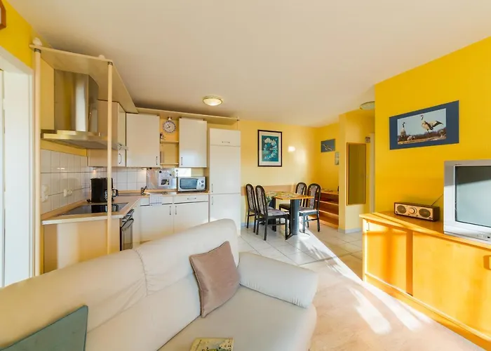 Appartamento Der Suedschwede ... Dein Gaestehaus Mitten In Und Nah Zum Zingst